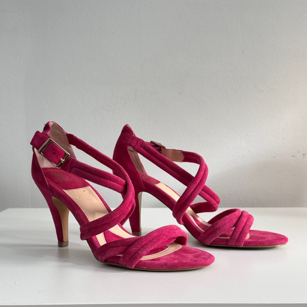 Isola Hot Pink Magenta Suede Strappy Sandal Heels Size 7.5 Retail $200